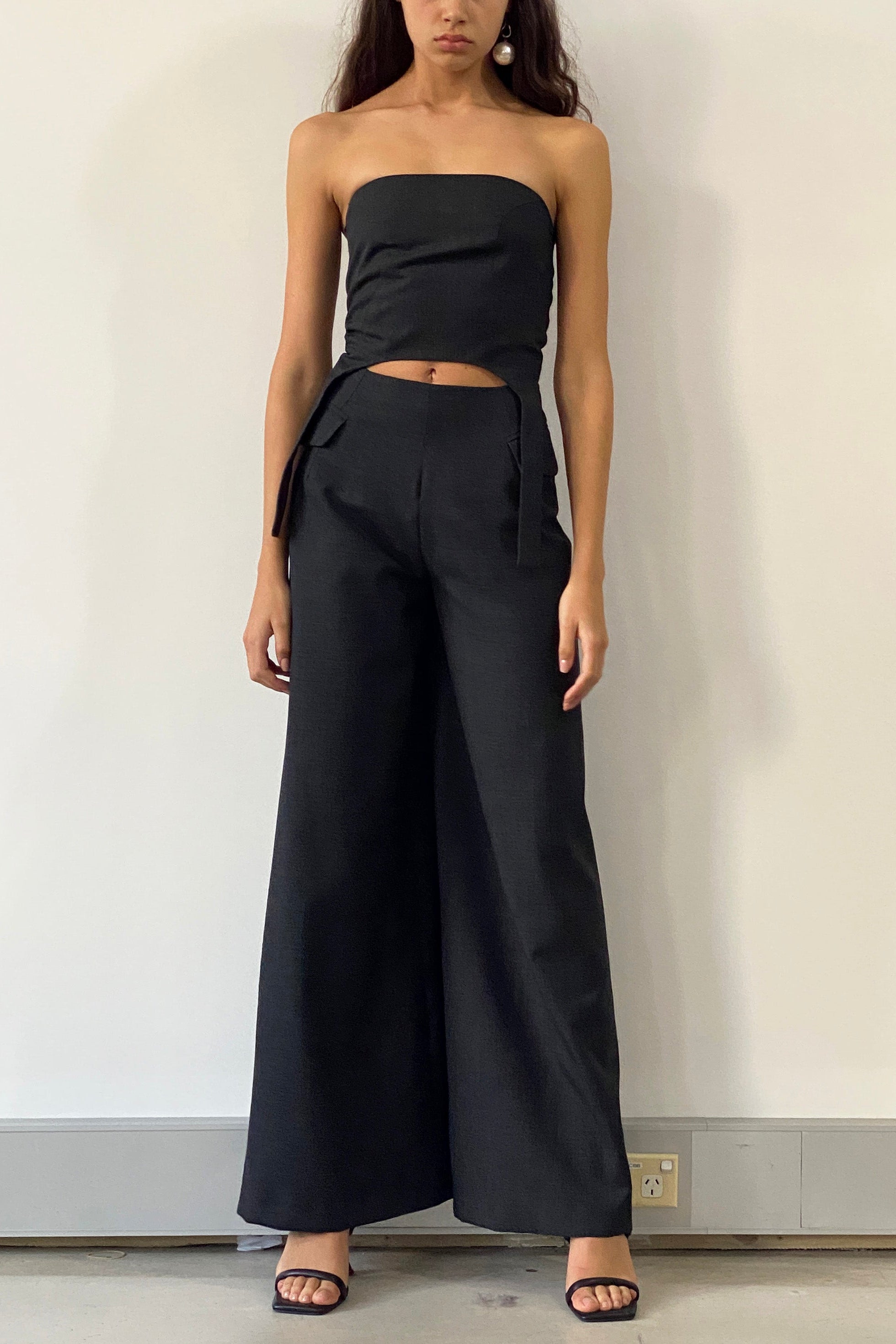 TAILORED STRAPLESS TOP