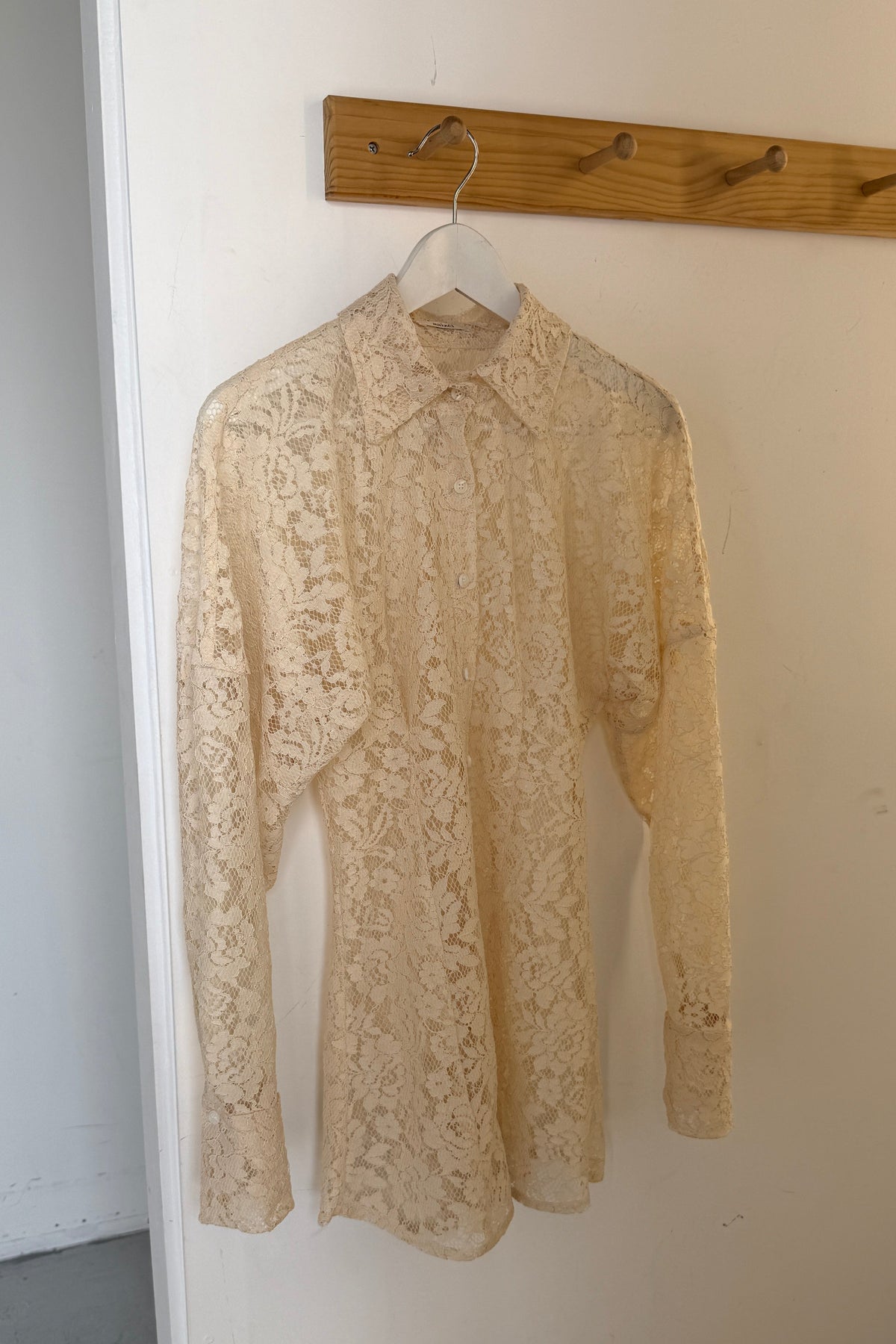 LACE VOLUME SLEEVE SHIRT DRESS in CREAM