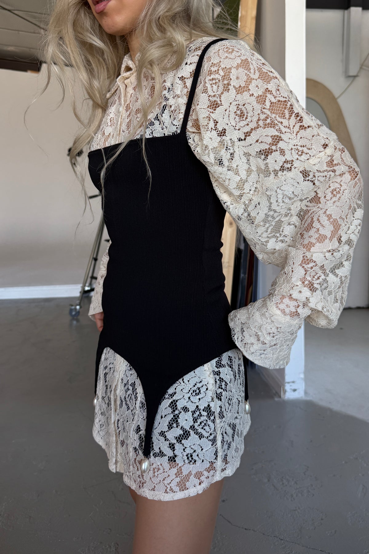 LACE DETACHABLE LAYERED SHIRT DRESS SET in CREAM/BLACK