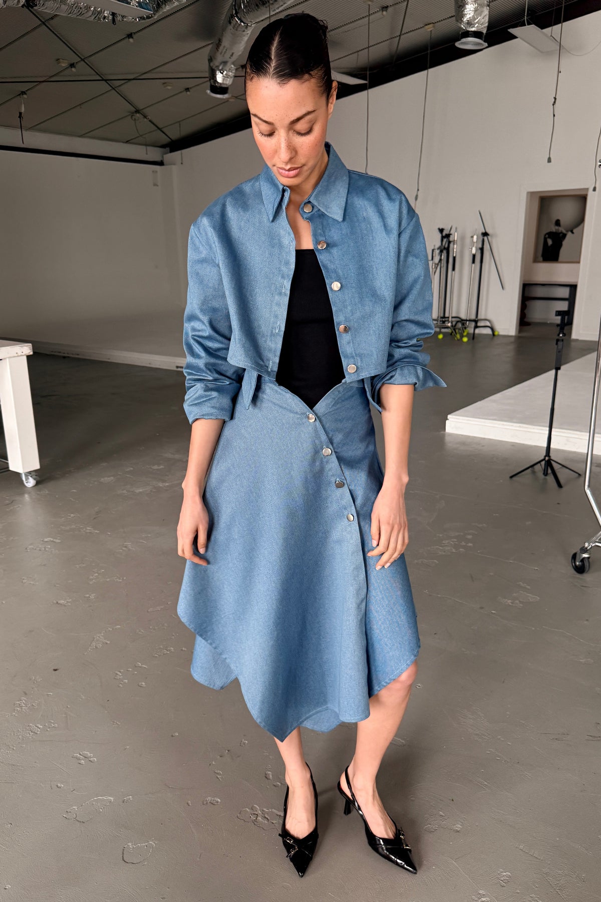 DENIM BOXY CROPPED JACKET in VINTAGE BLUE