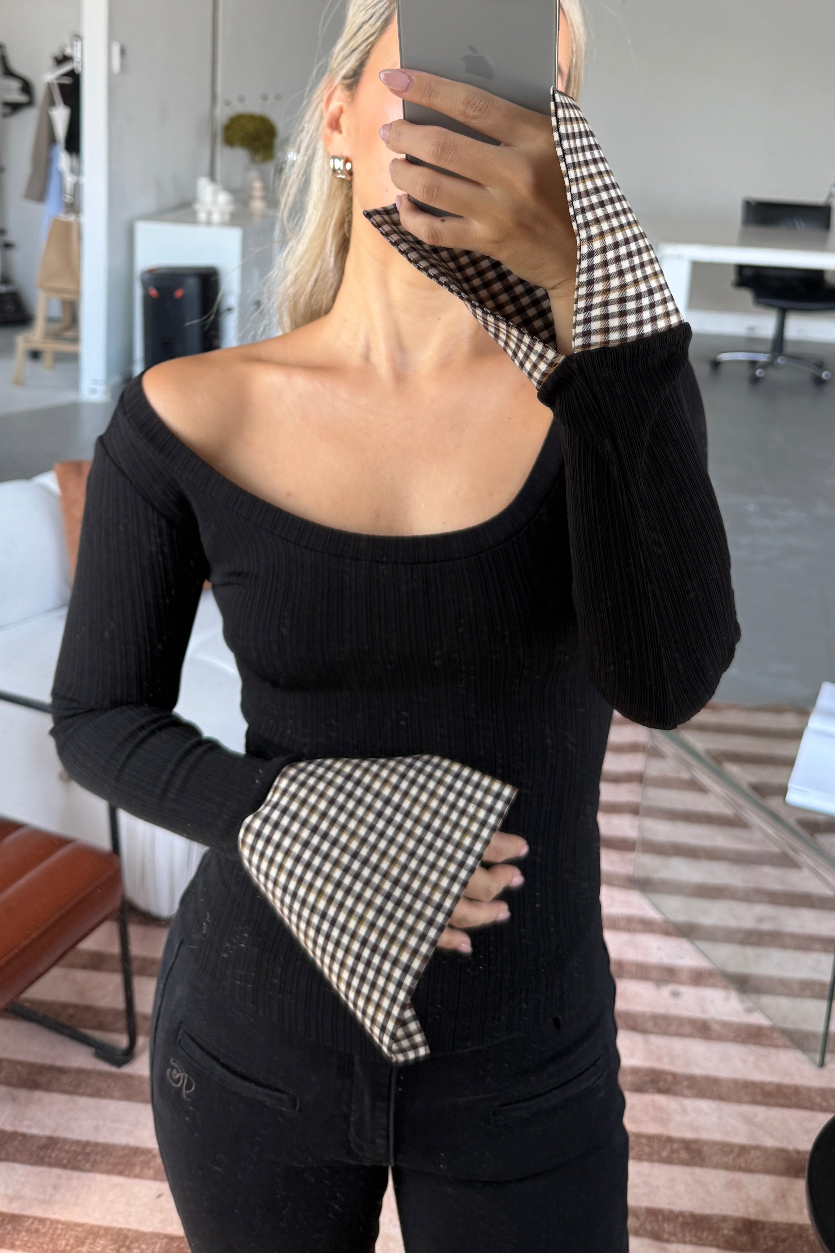 CONTRAST GINGHAM CUFF TOP