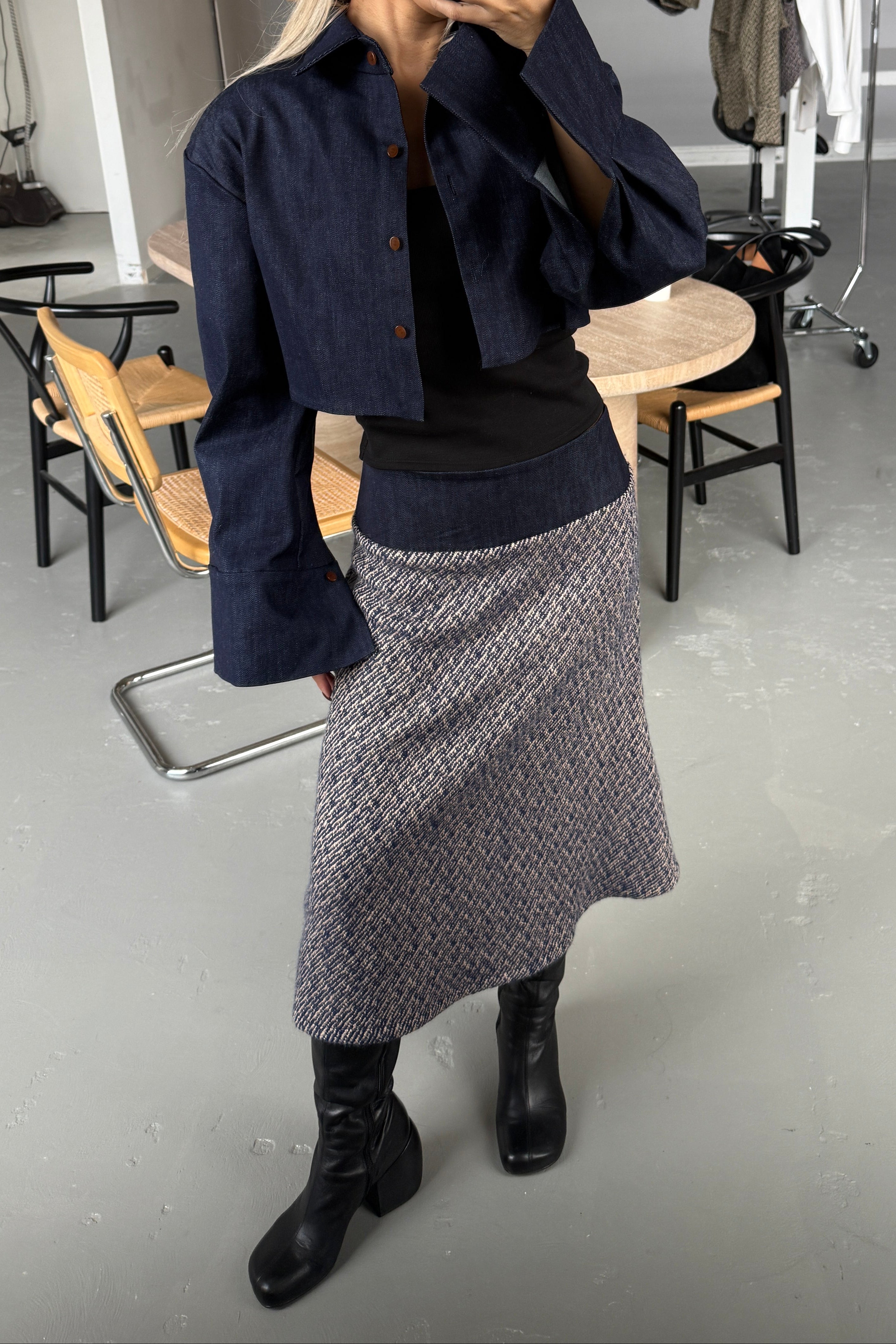 REI JAPANESE WOOL BOUCLÉ A-LINE MIDI SKIRT in NAVY
