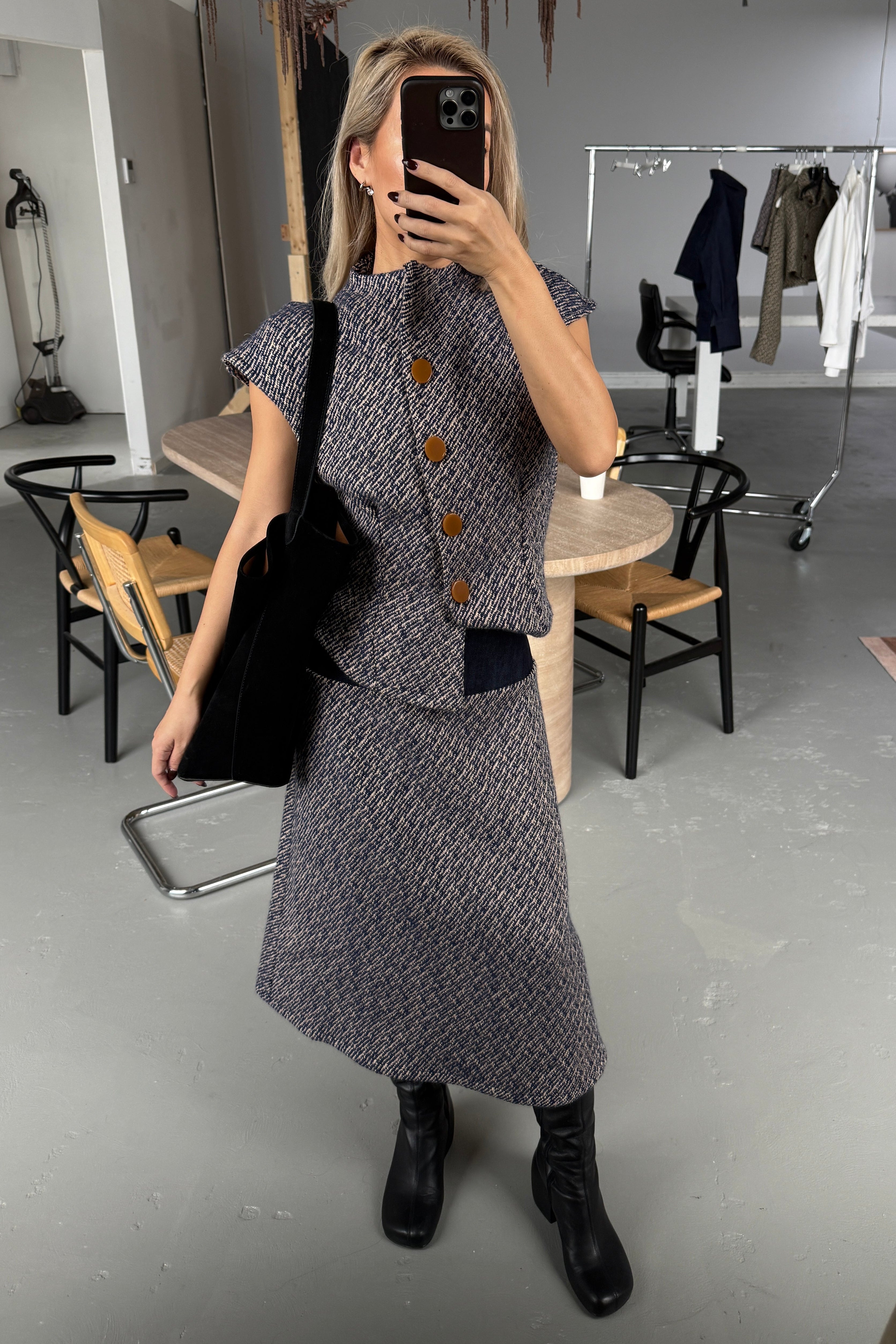 REI JAPANESE WOOL BOUCLÉ A-LINE MIDI SKIRT in NAVY