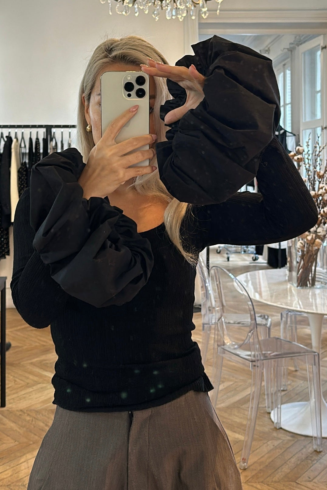 BALLOON CUFF TOP in BLACK