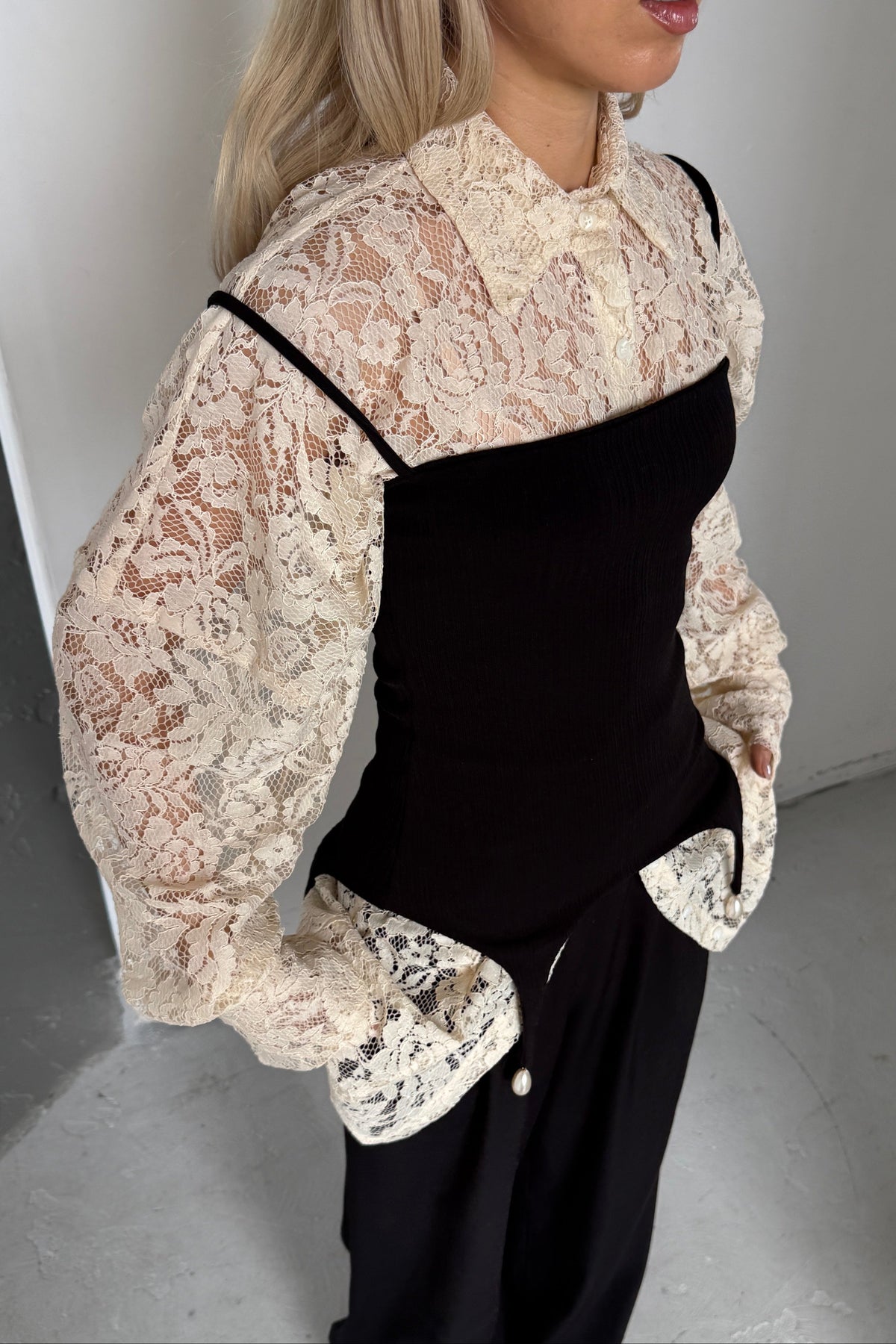 LACE DETACHABLE LAYERED SHIRT DRESS SET in CREAM/BLACK