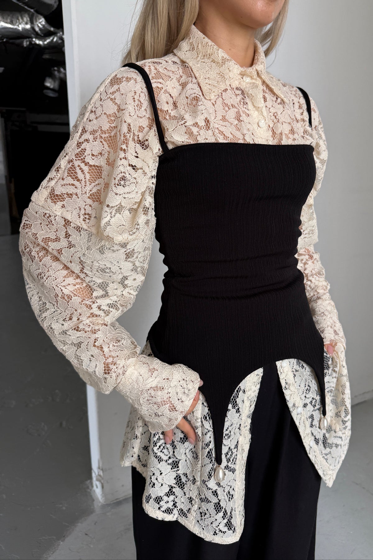 LACE DETACHABLE LAYERED SHIRT DRESS SET in CREAM/BLACK