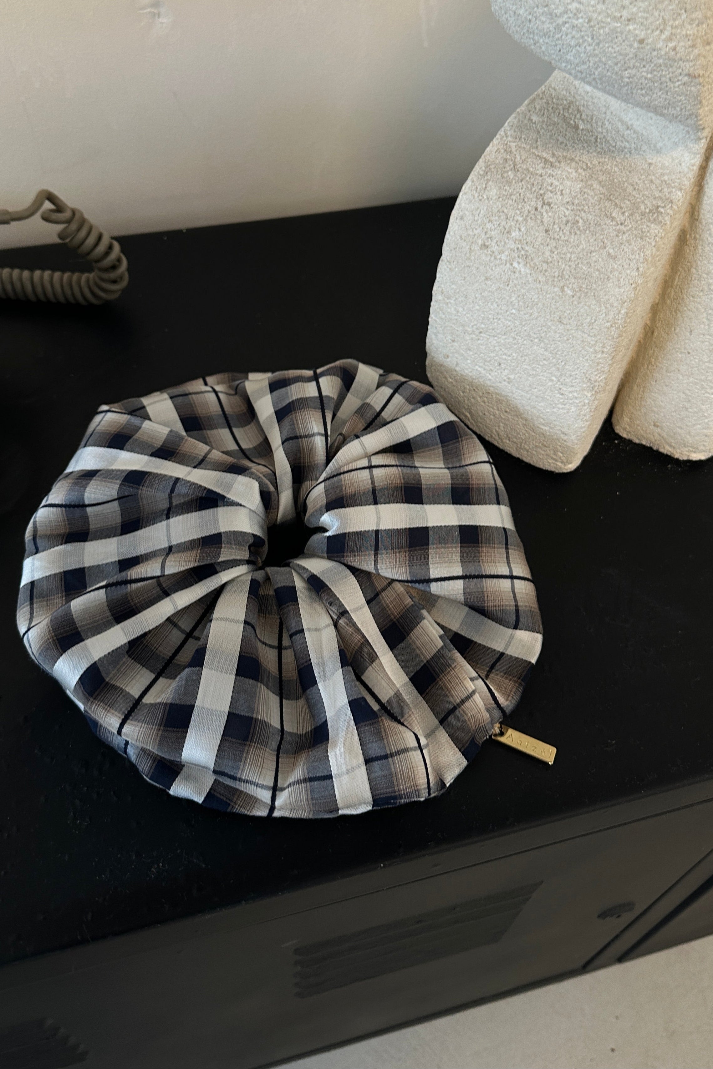 SCRUNCHIE in NAVY PLAID