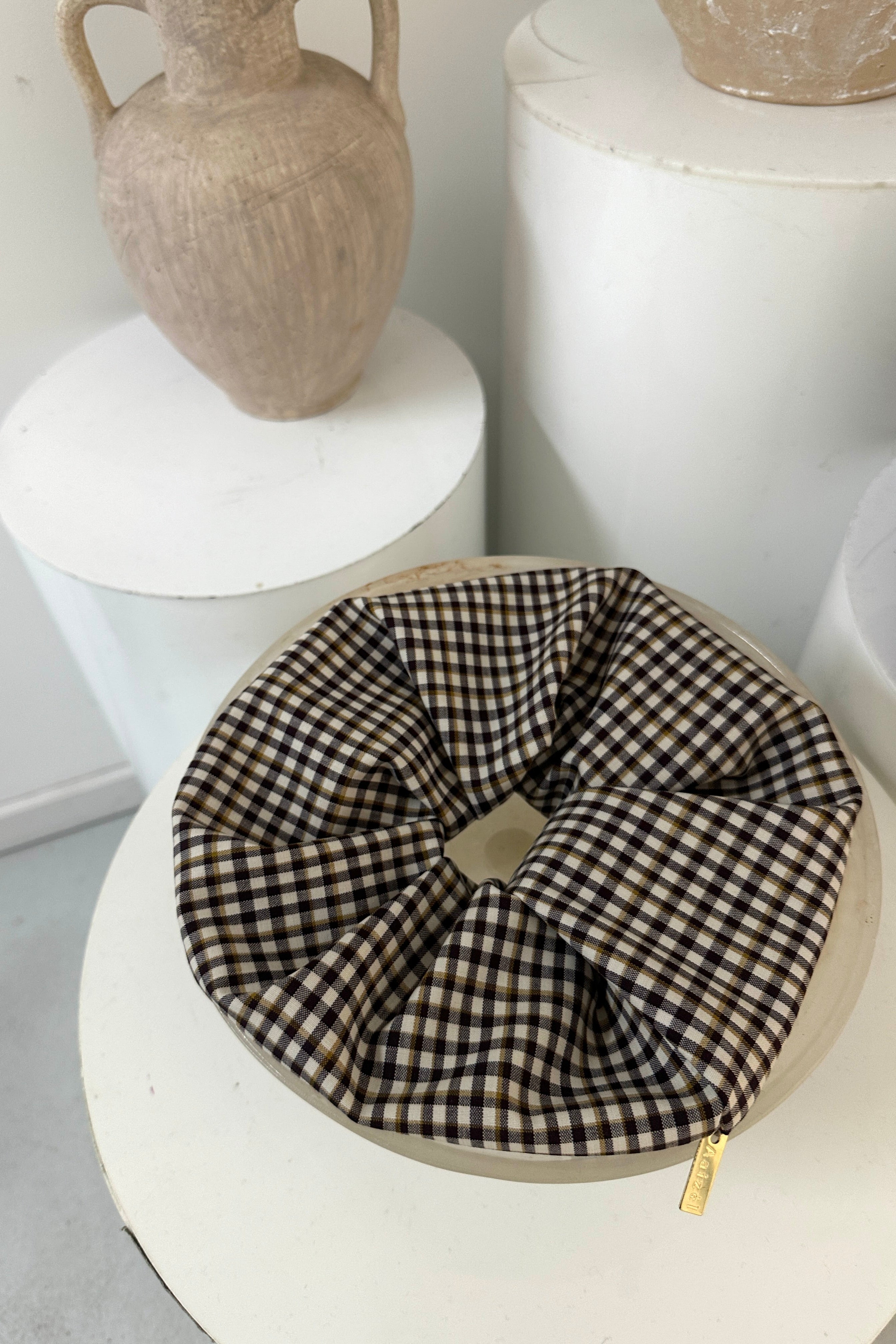 SCRUNCHIE in BROWN CHECK