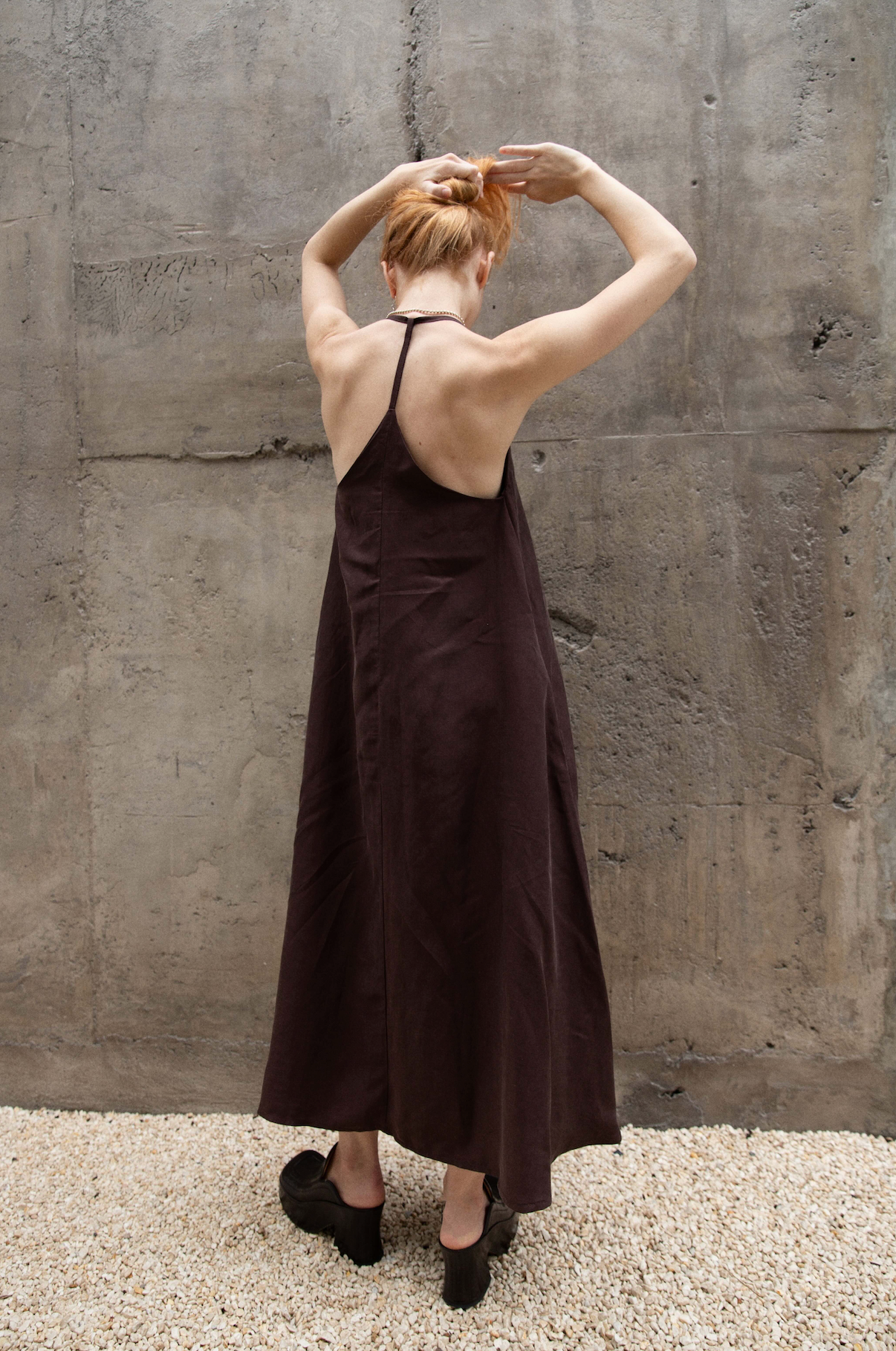 V-NECK A-LINE DRAPE DRESS in COCOA
