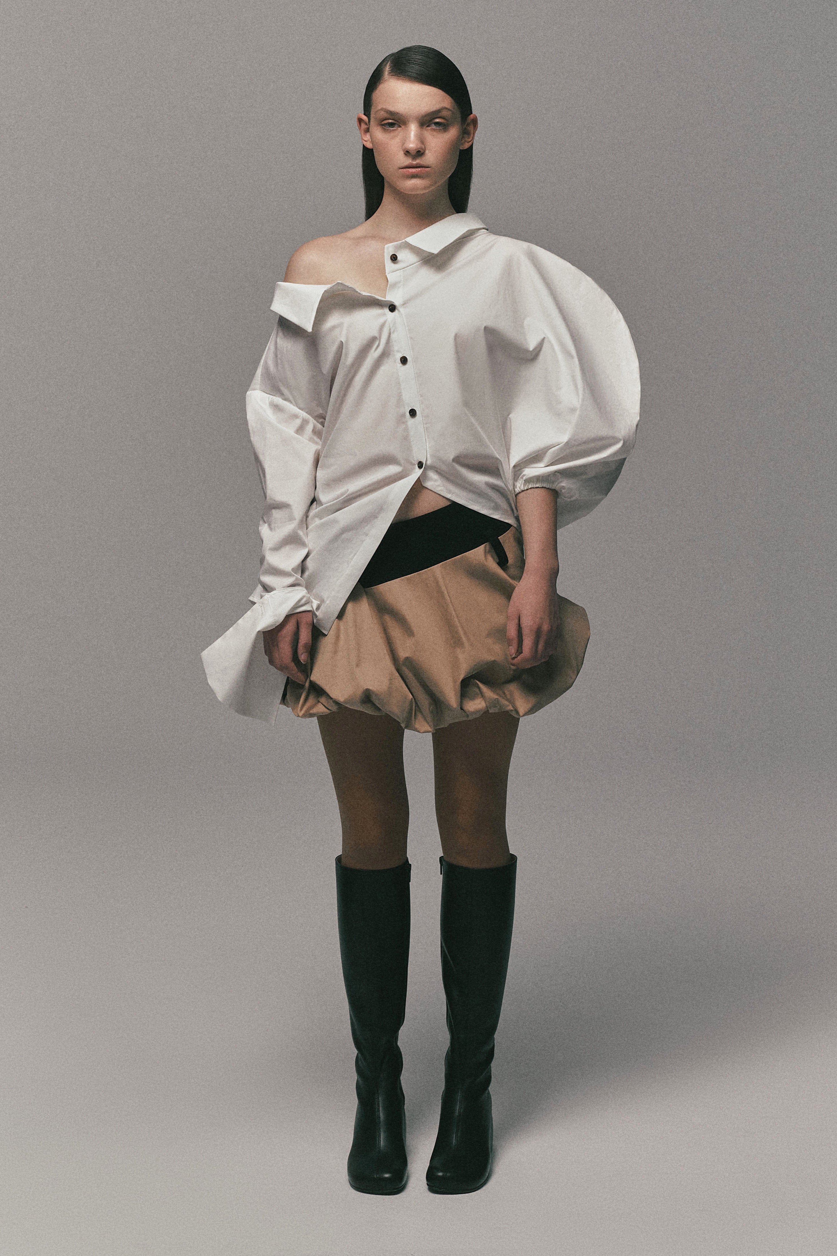 ANGLED WAIST MINI BALLOON SKIRT
